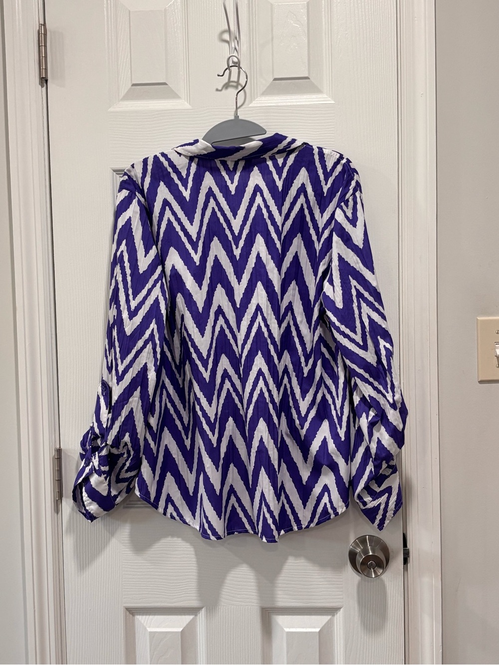🔵Chico's Purple & White Zigzag Button-Down Blouse - Picture 4 of 12